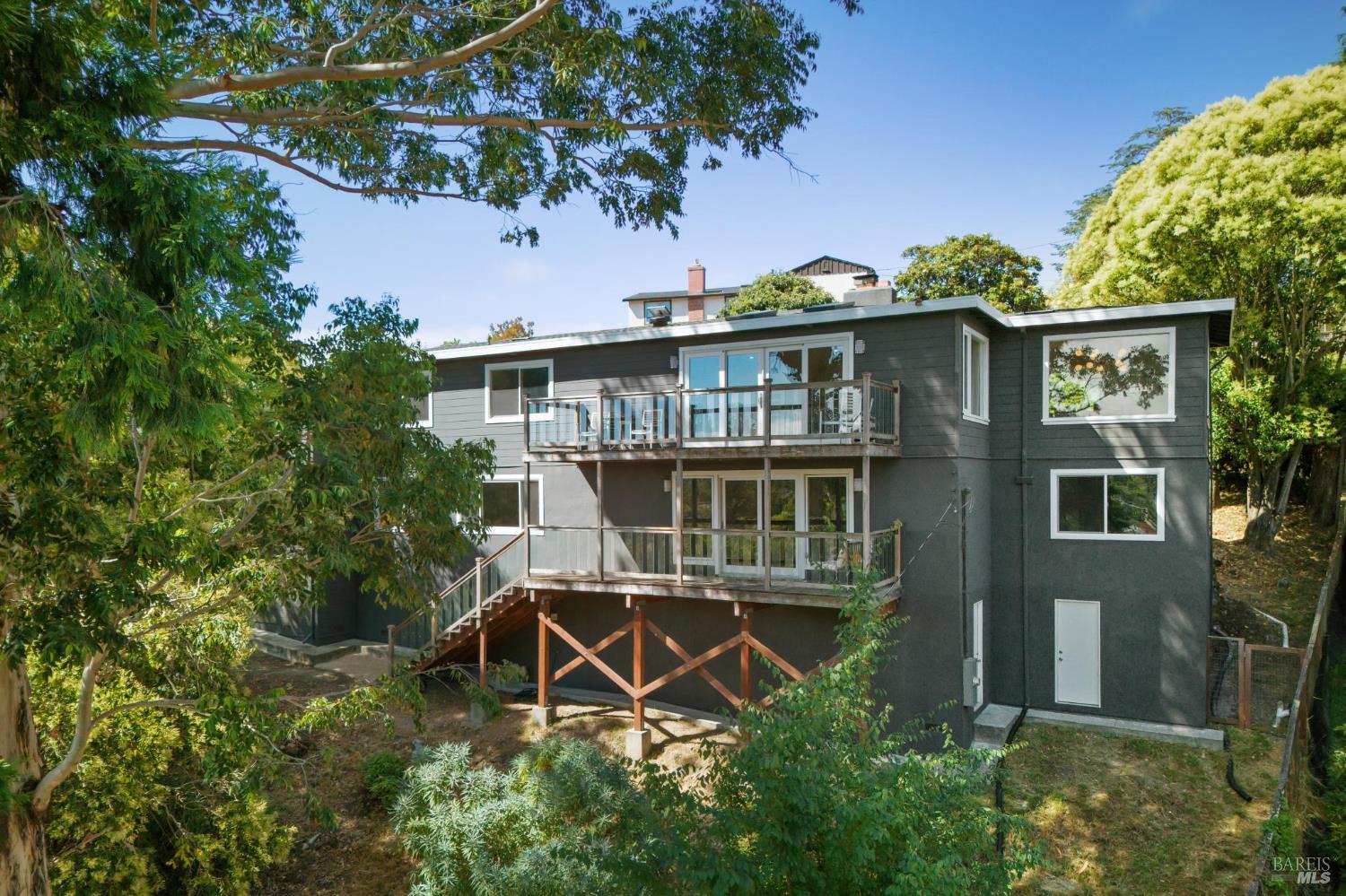 102 Marina Court Drive
