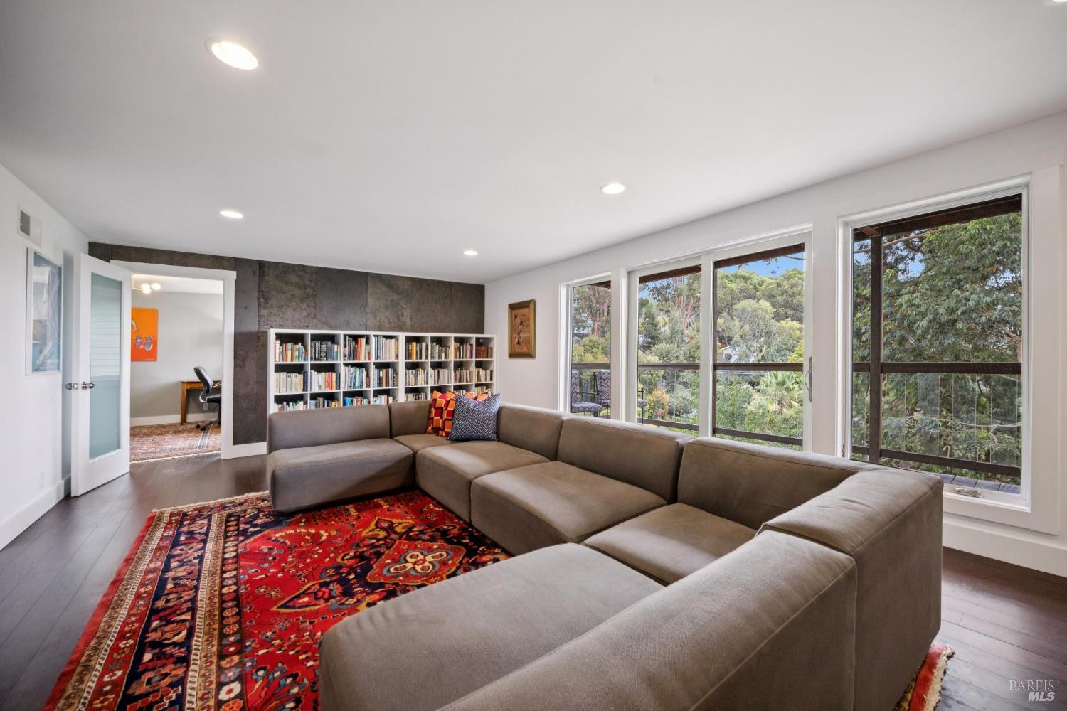 102 Marina Court Drive