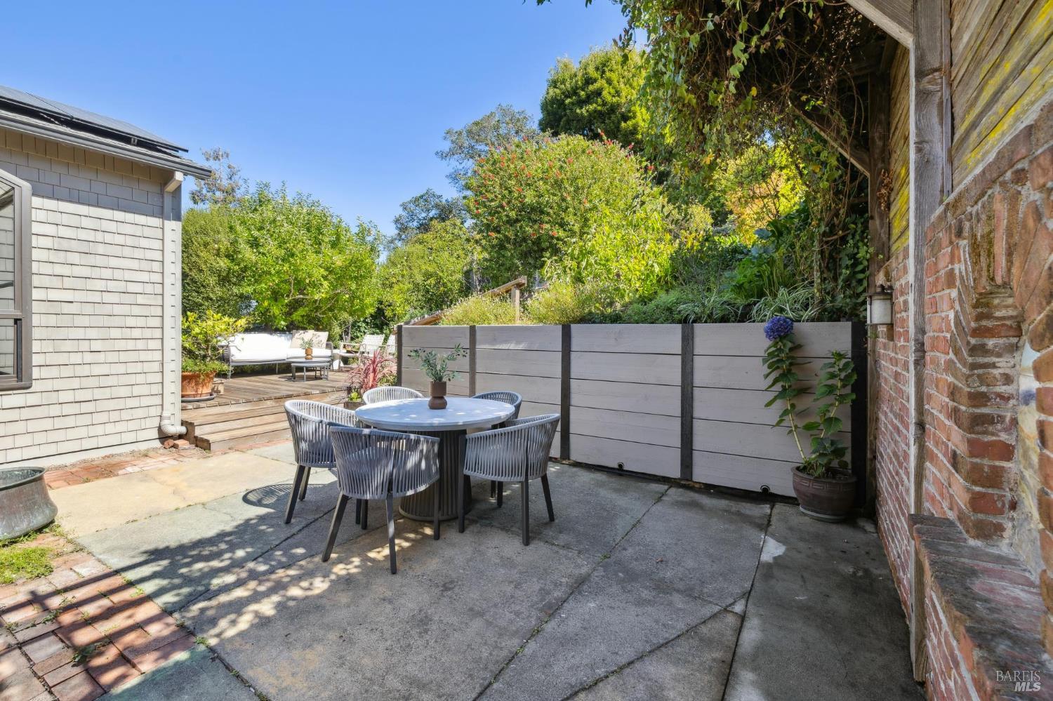 274 Sausalito St