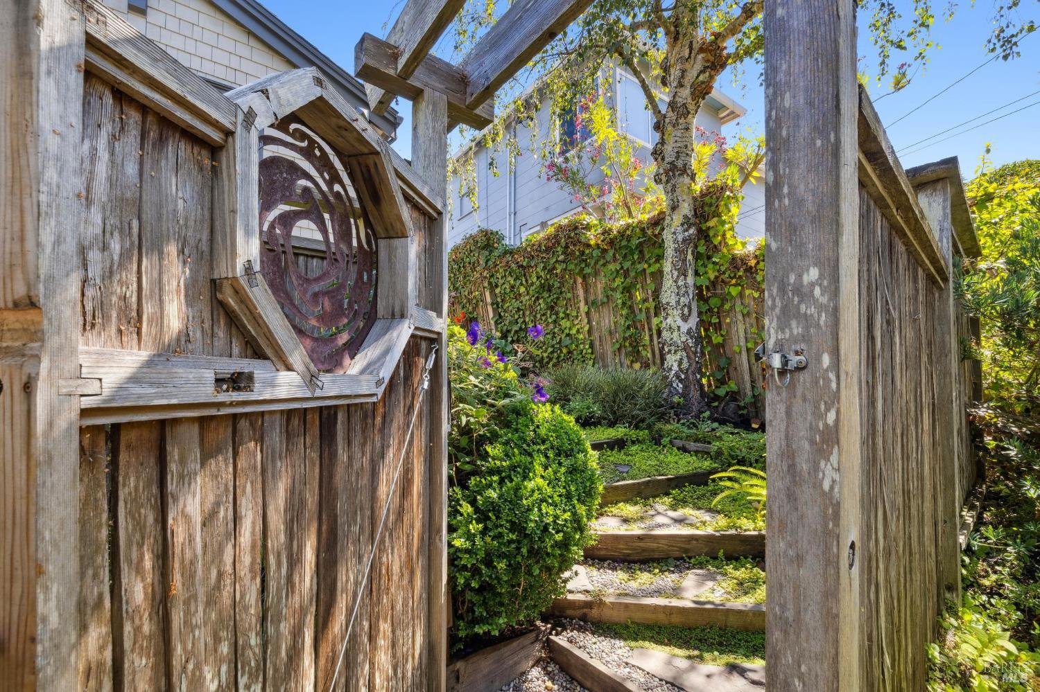 274 Sausalito St