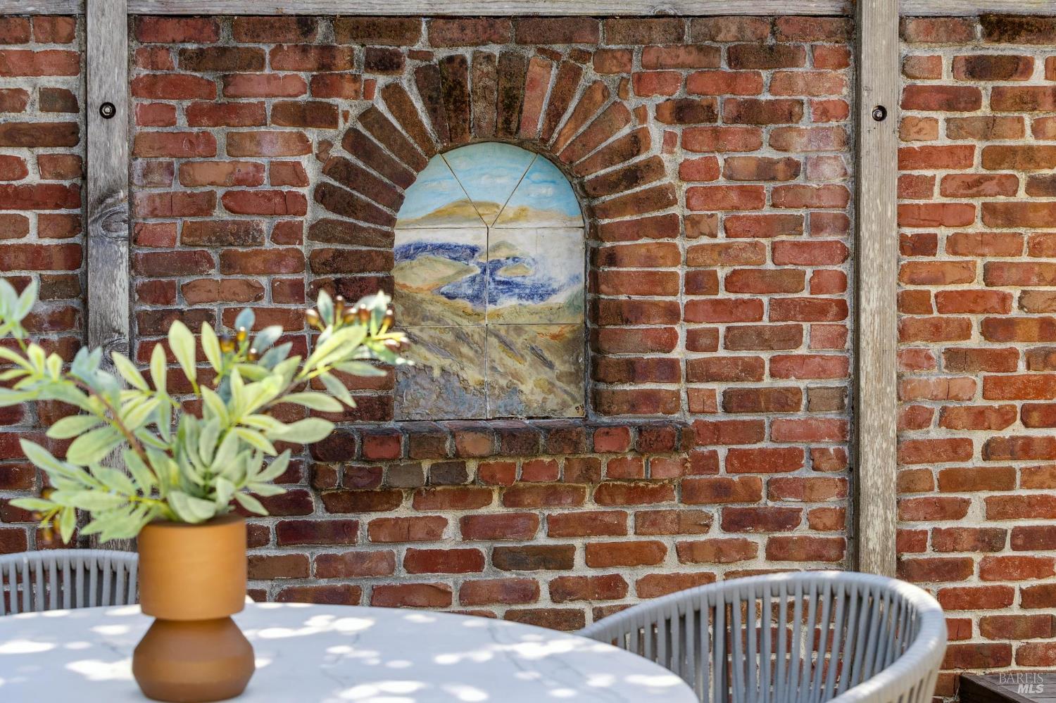 274 Sausalito St