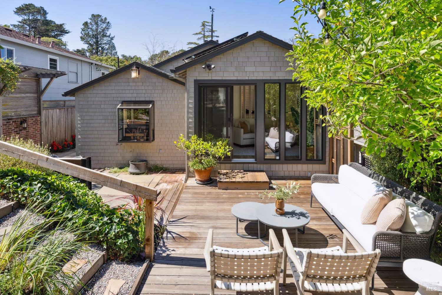 274 Sausalito St