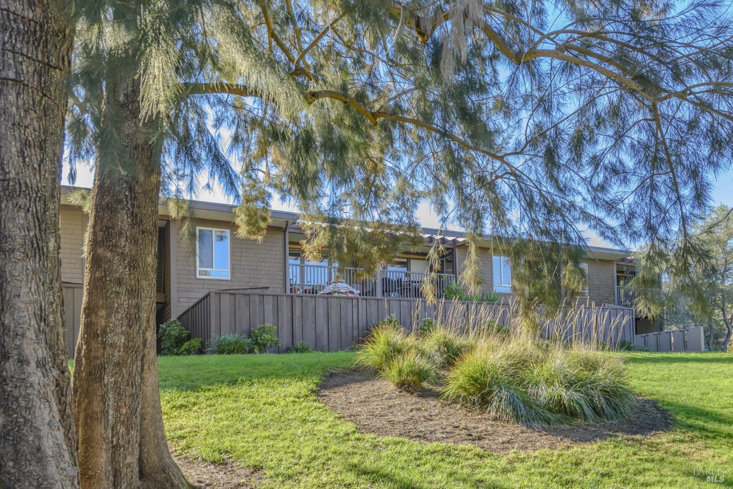 98 Surrey Lane