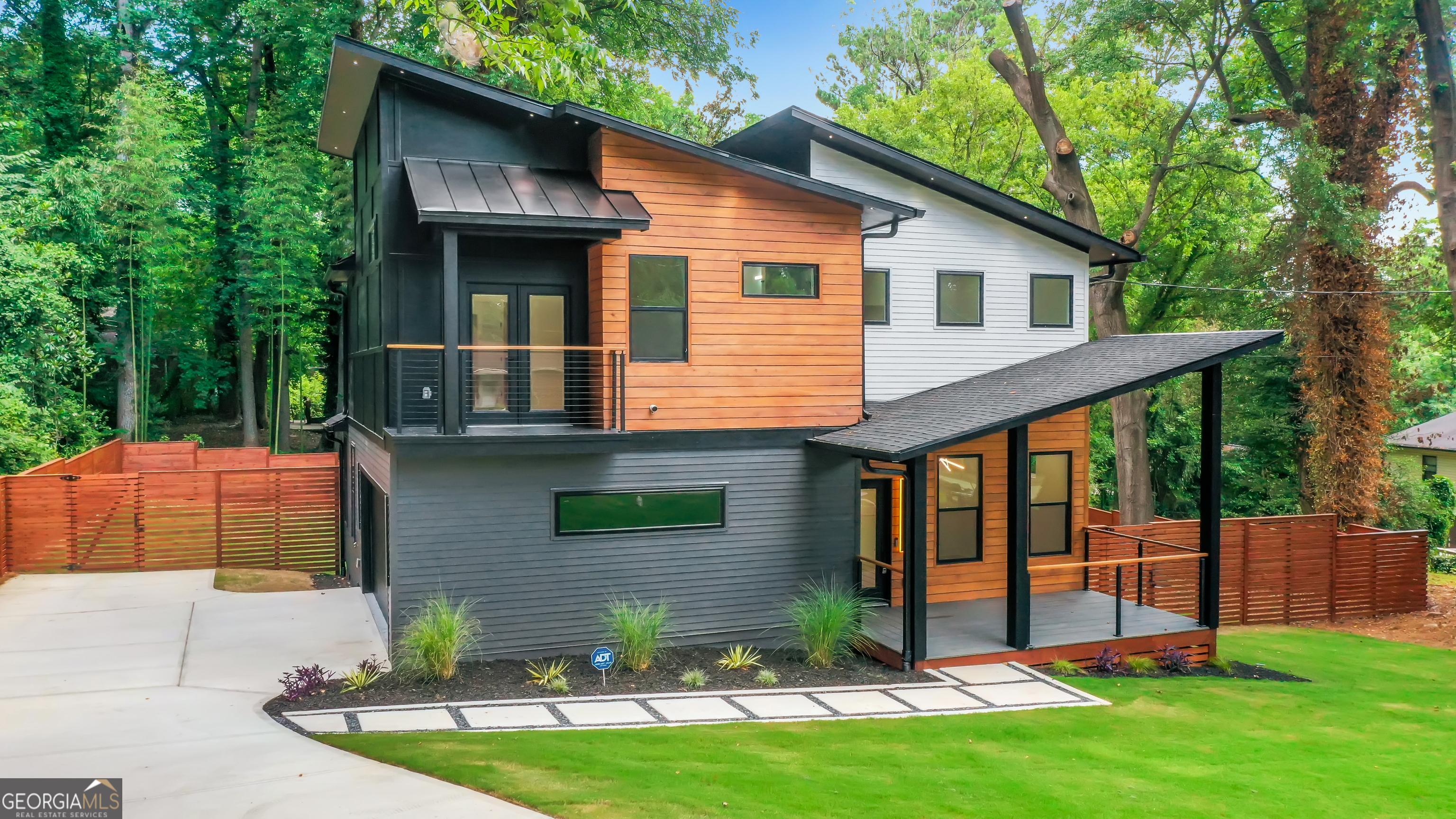 306 SE LYDIA Drive