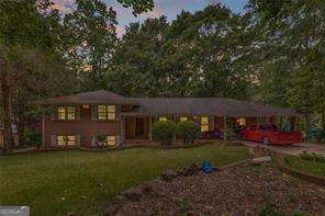 851 Rockbridge Road SW