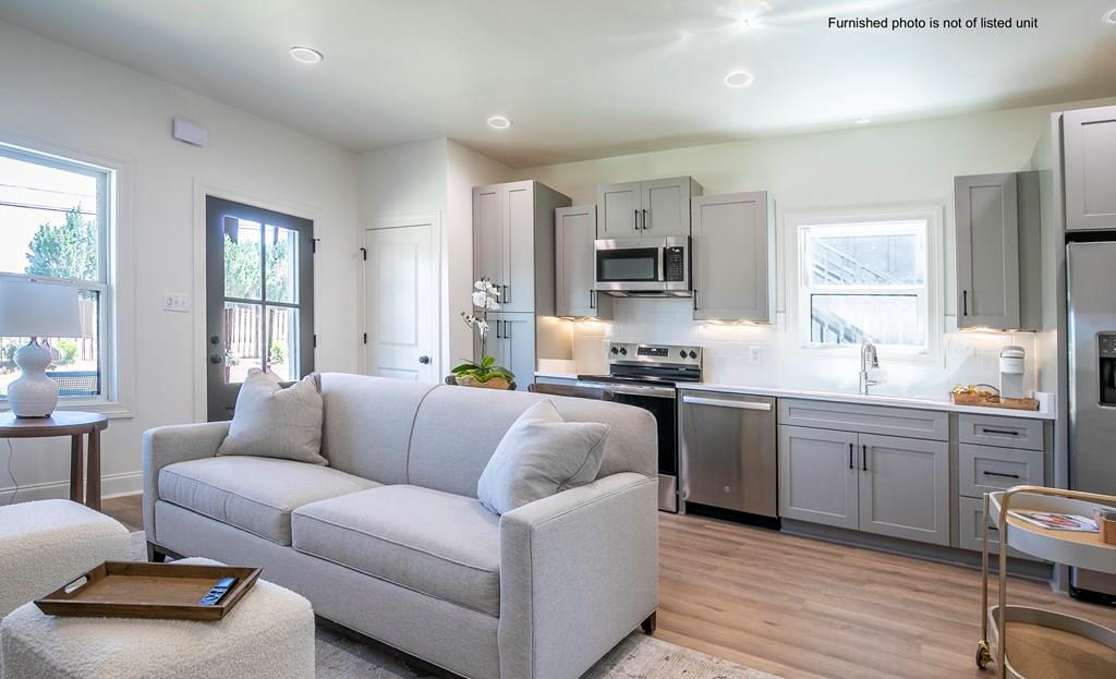 1101 Sole Cove
