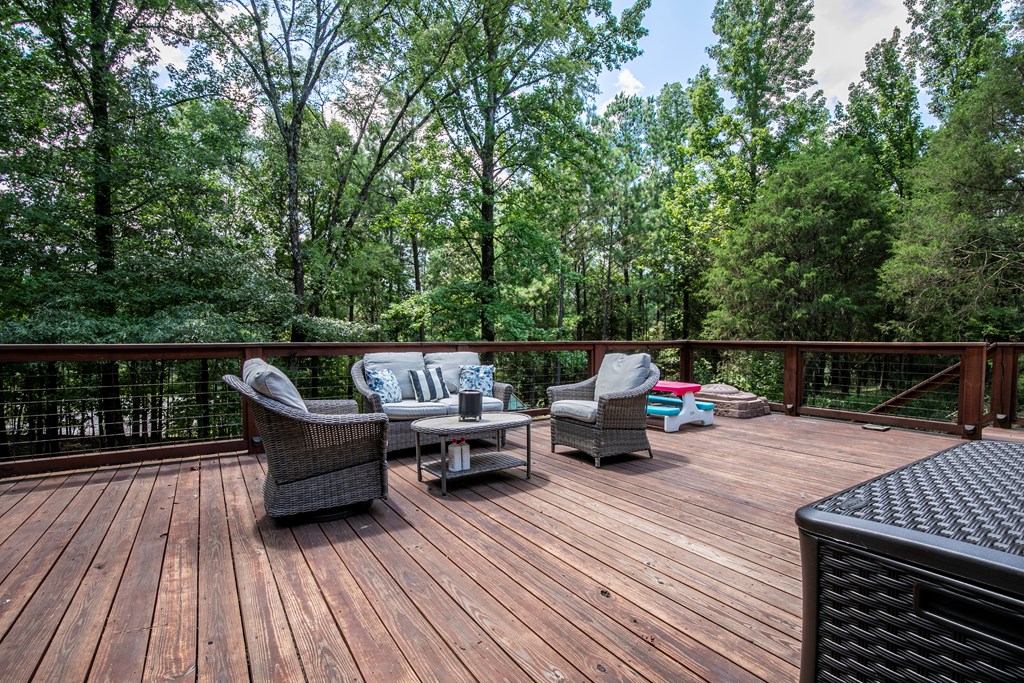 205 Woodlawn Dr.