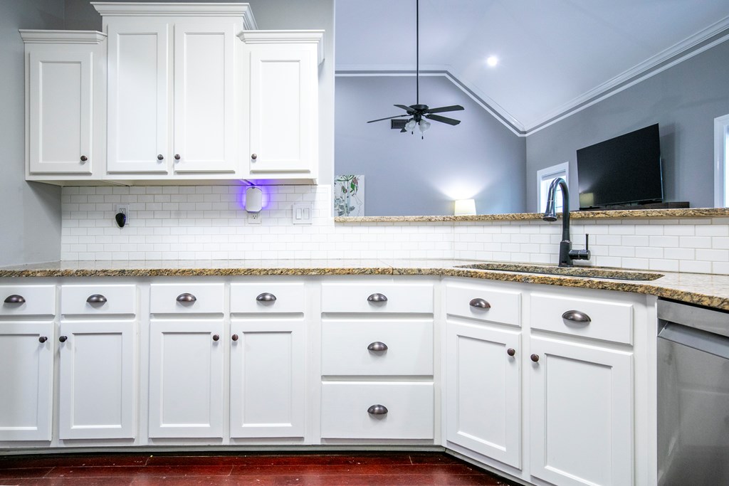 205 Woodlawn Dr.