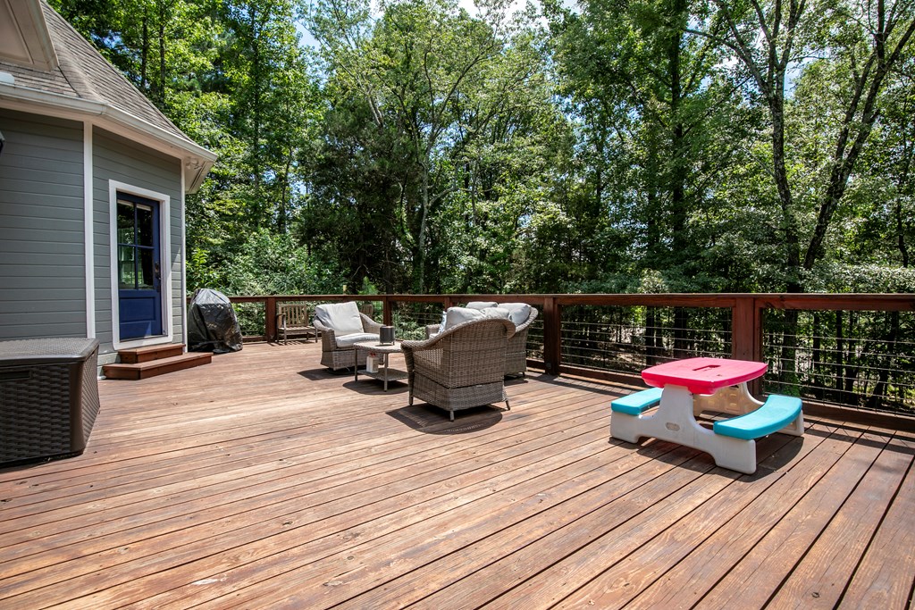 205 Woodlawn Dr.