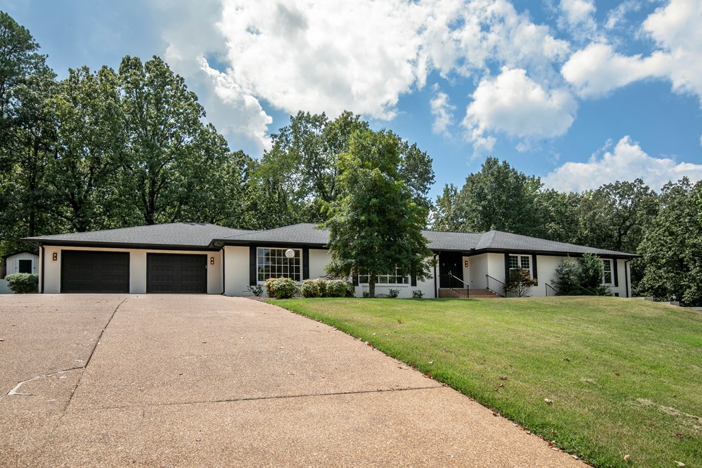 232 St Andrews Cir
