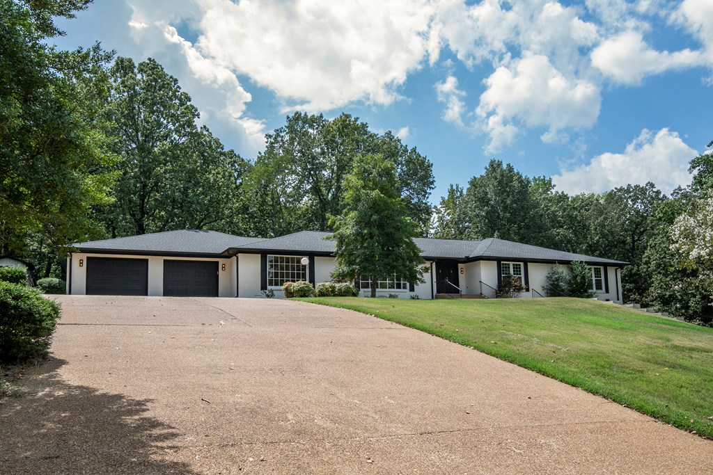 232 St Andrews Cir