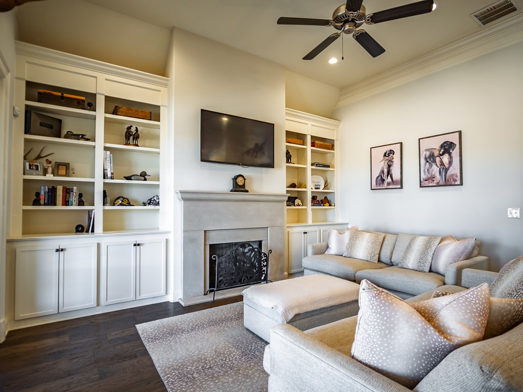 639 Centerpointe Cove