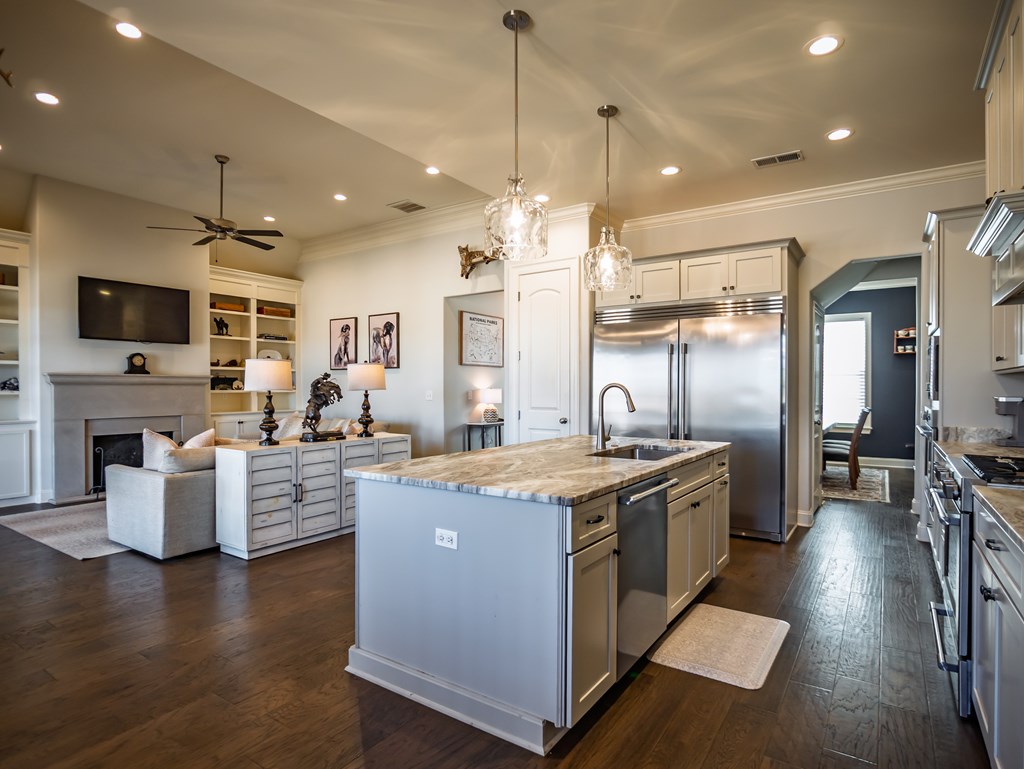 639 Centerpointe Cove