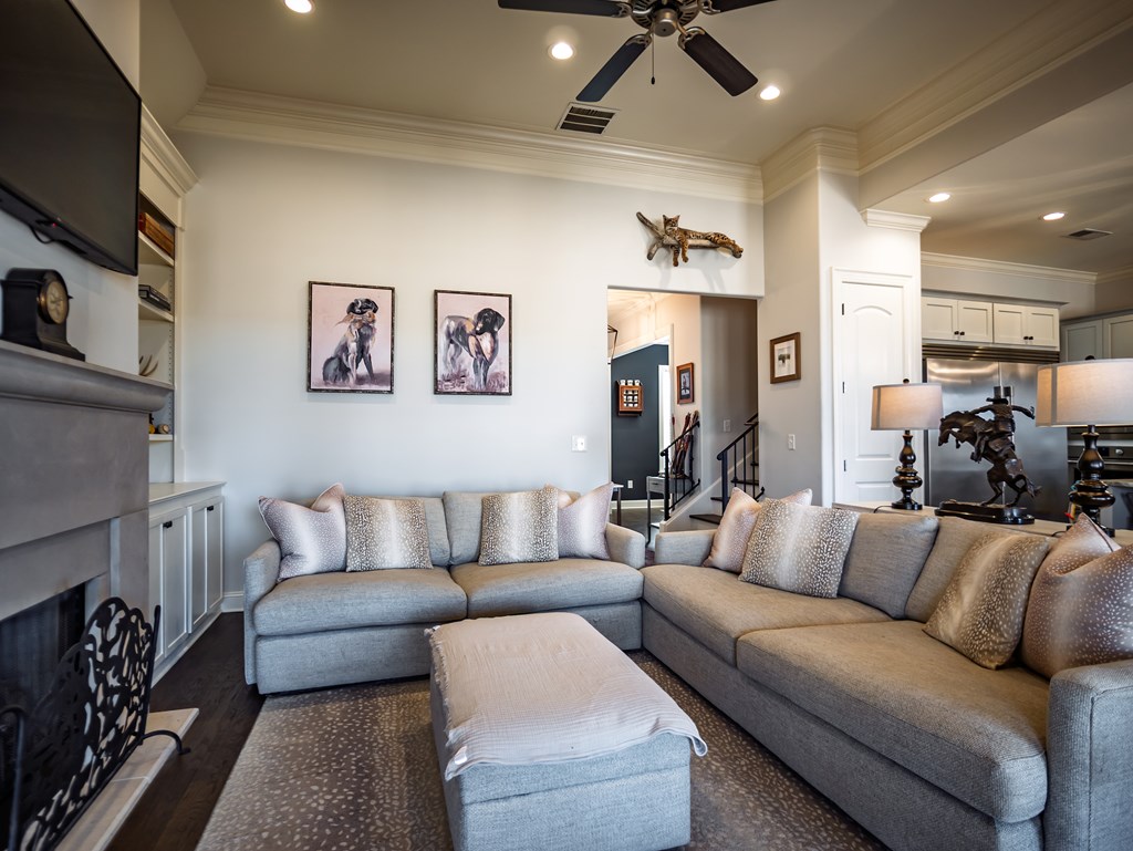 639 Centerpointe Cove