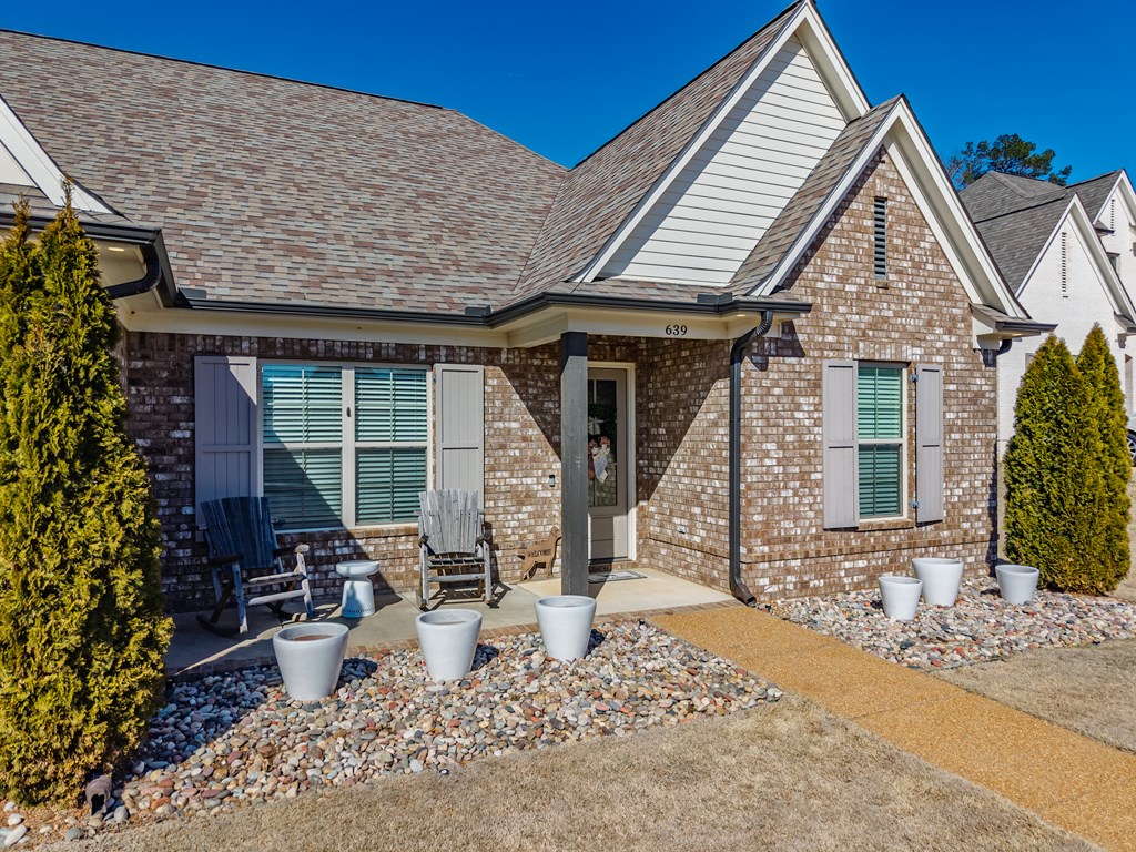 639 Centerpointe Cove