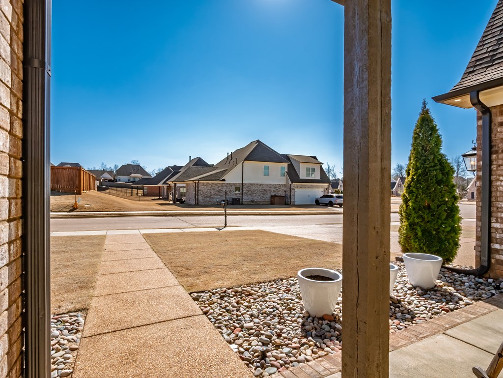 639 Centerpointe Cove