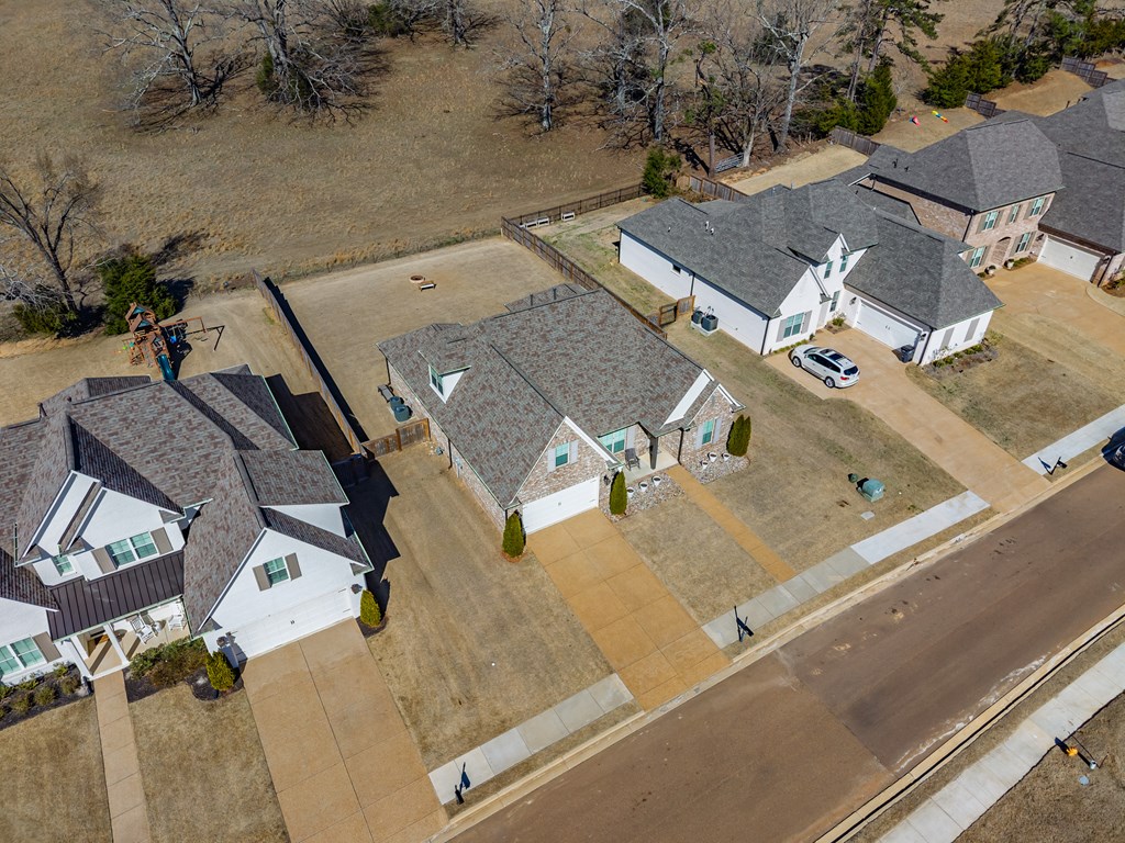 639 Centerpointe Cove