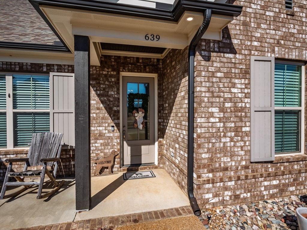 639 Centerpointe Cove