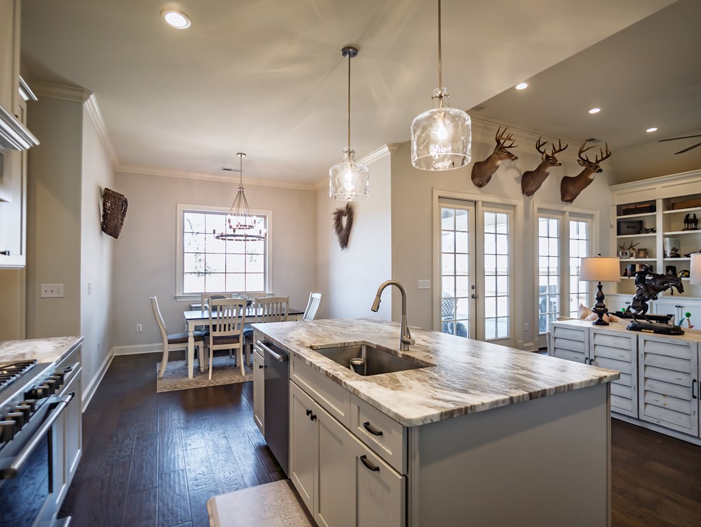 639 Centerpointe Cove