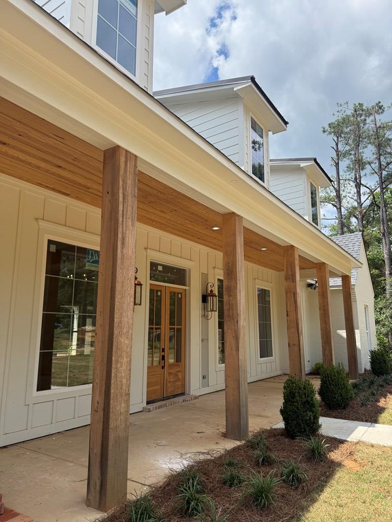 100 Leeson Cove