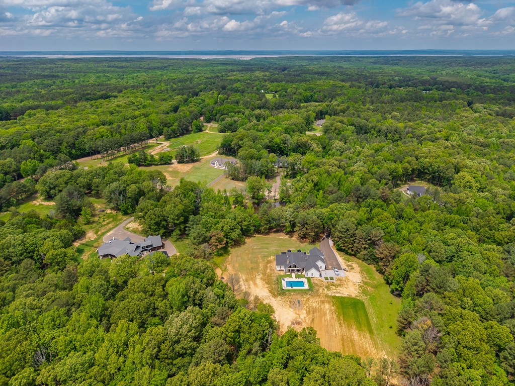 100 Leeson Cove
