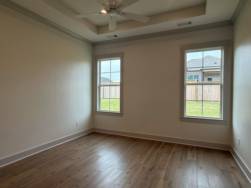 382 Dowsett Avenue