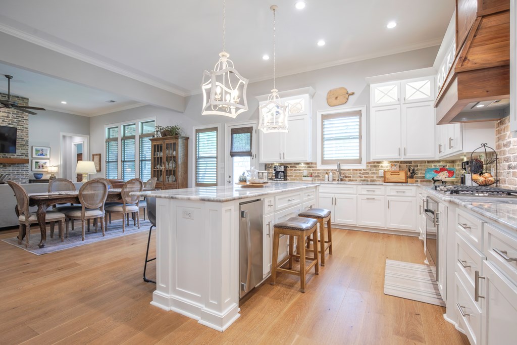 226 Persimmon Ln