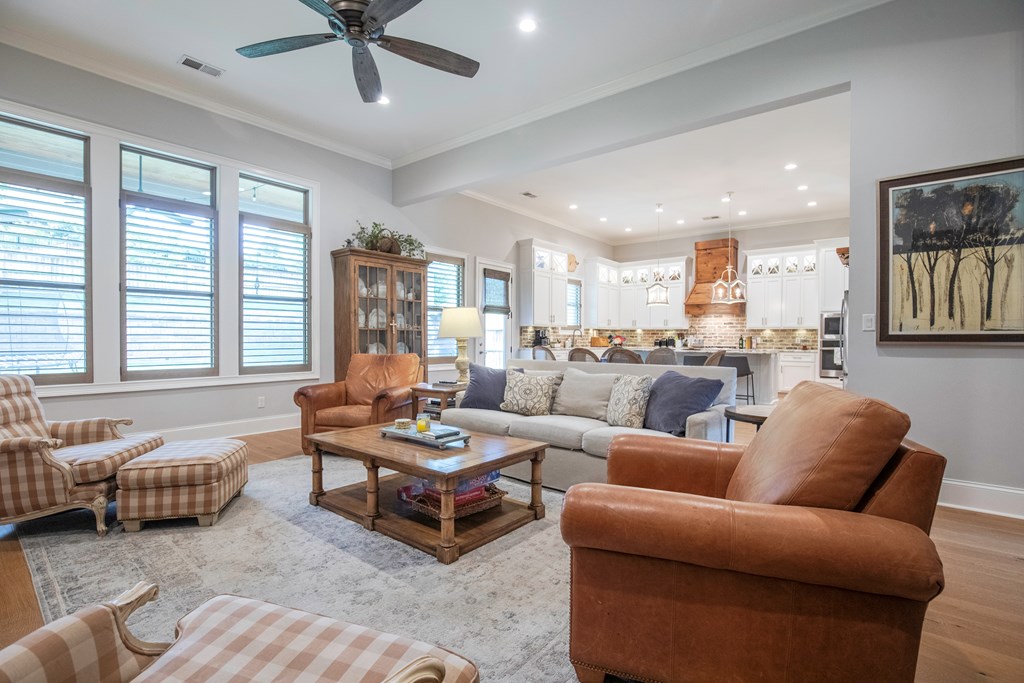 226 Persimmon Ln