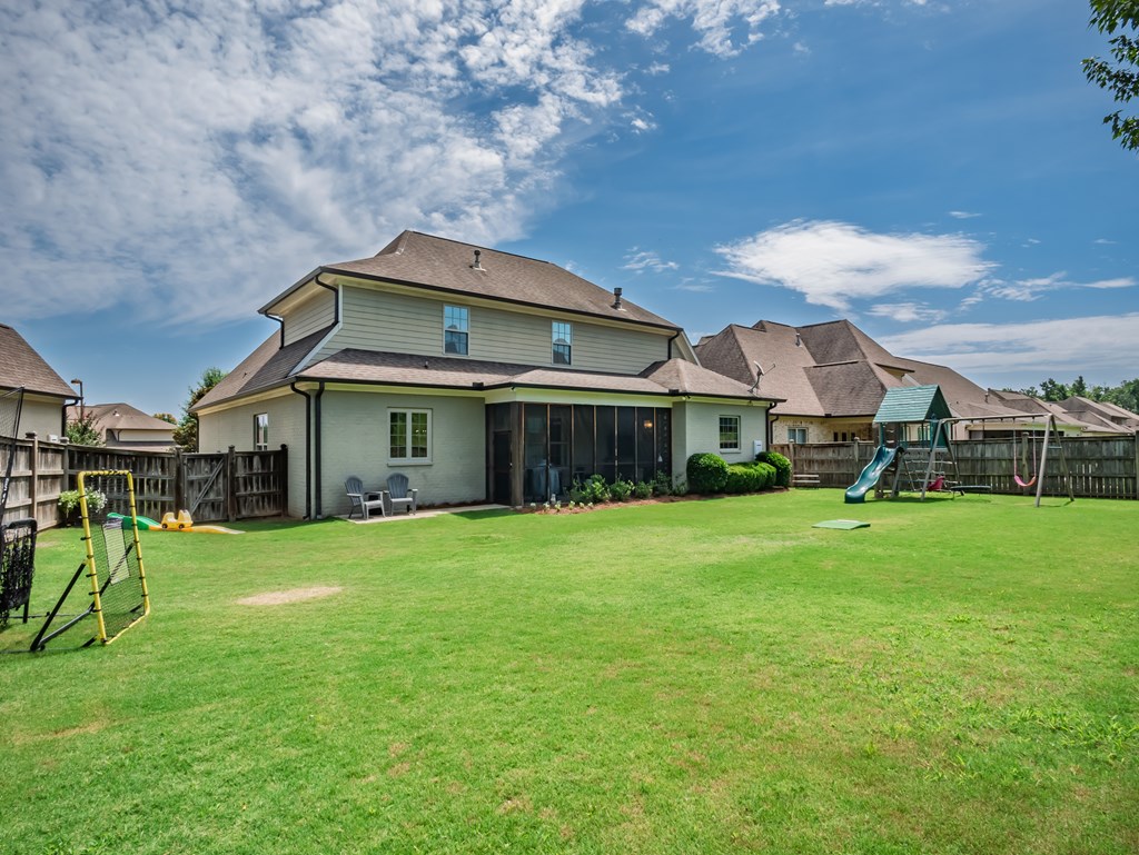 332 Windsor Drive N