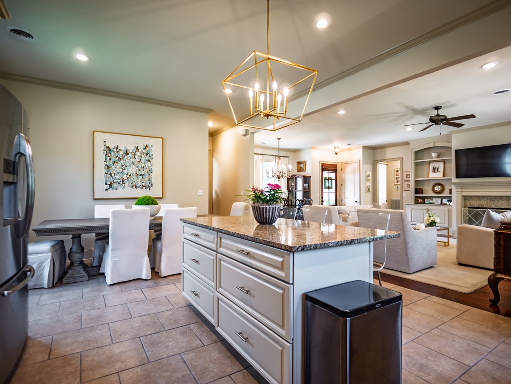 332 Windsor Drive N