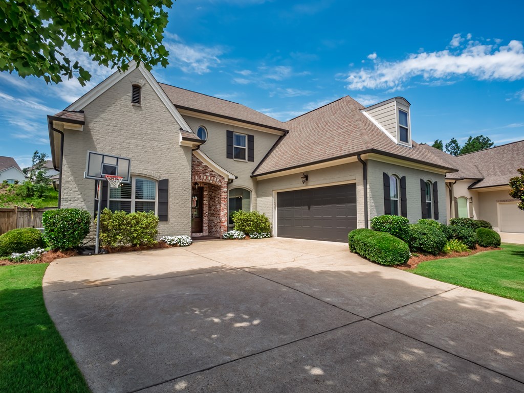 332 Windsor Drive N