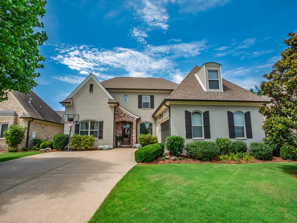 332 Windsor Drive N