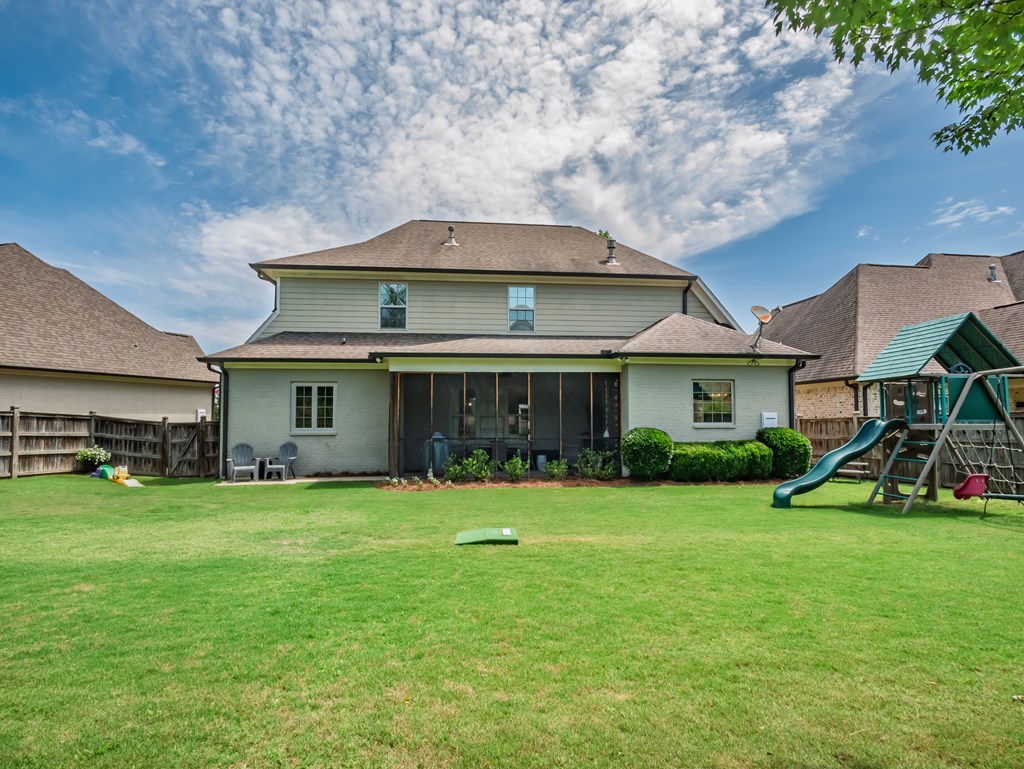 332 Windsor Drive N