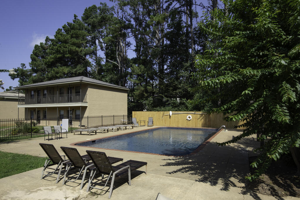105 Orleans Oaks Ln