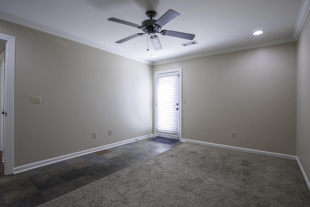 105 Orleans Oaks Ln