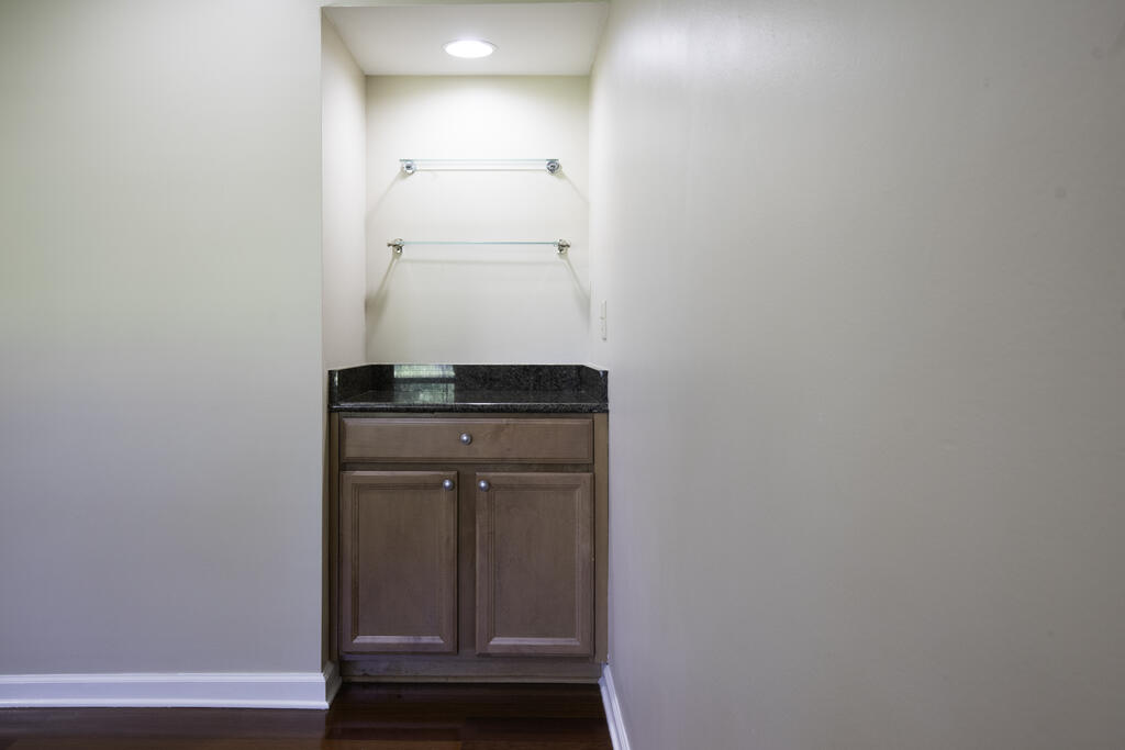 105 Orleans Oaks Ln