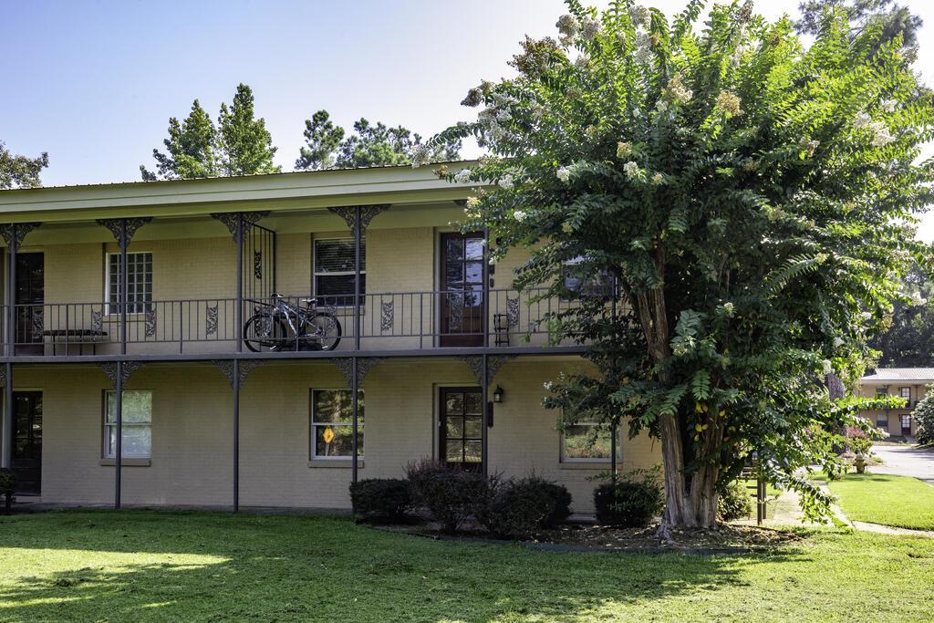 105 Orleans Oaks Ln