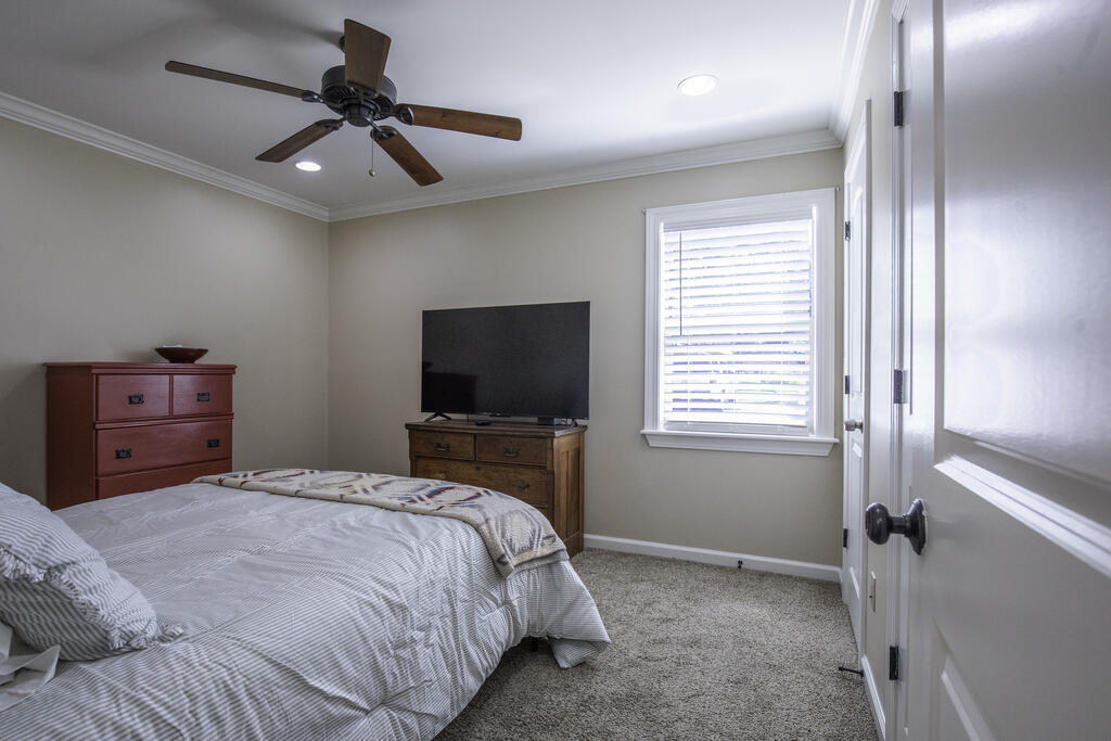 105 Orleans Oaks Ln