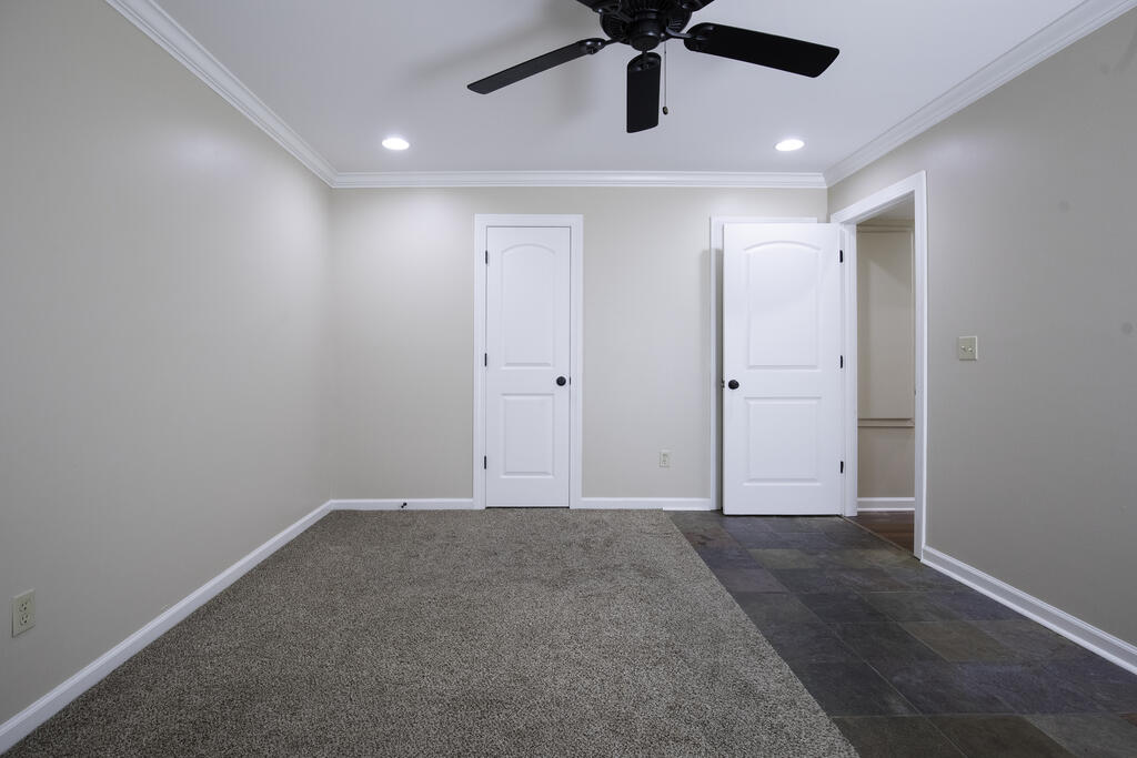 105 Orleans Oaks Ln