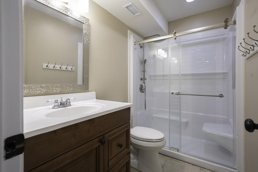 105 Orleans Oaks Ln