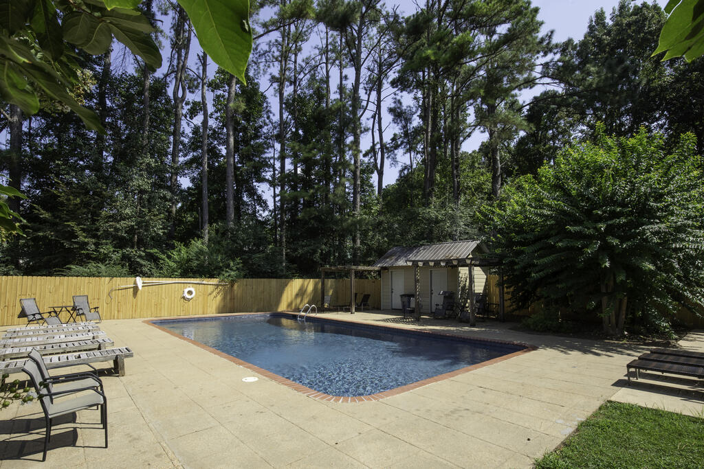 105 Orleans Oaks Ln