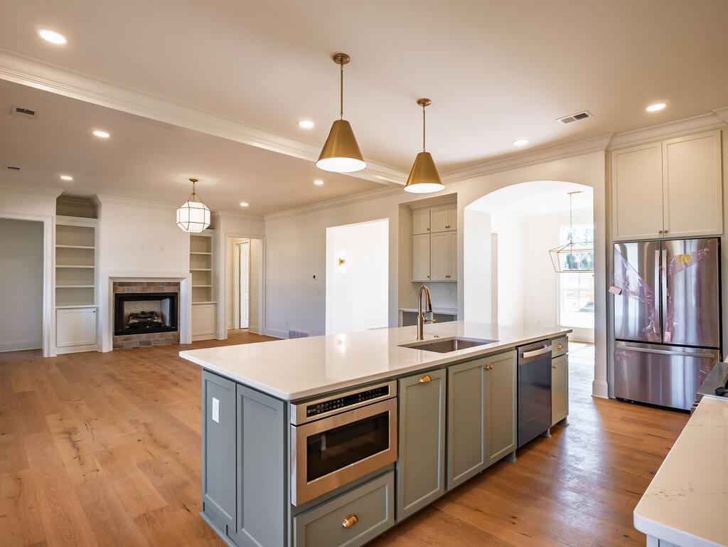 2003 Crestwood Drive