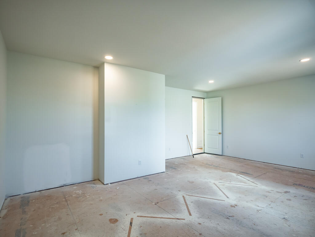 2003 Crestwood Drive