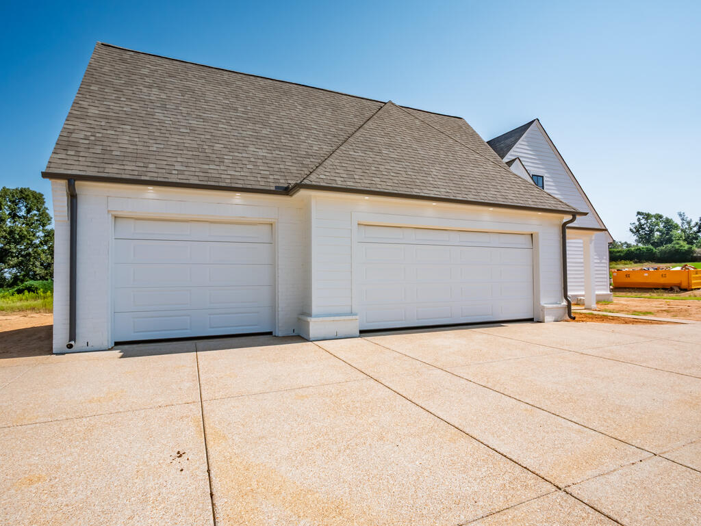 2003 Crestwood Drive