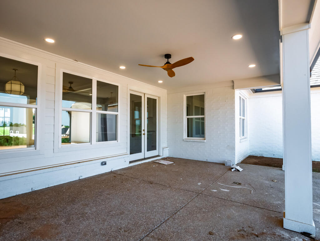 2003 Crestwood Drive