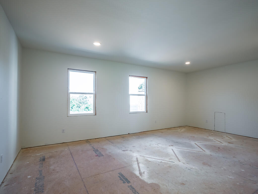 2003 Crestwood Drive