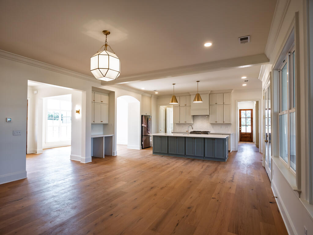 2003 Crestwood Drive