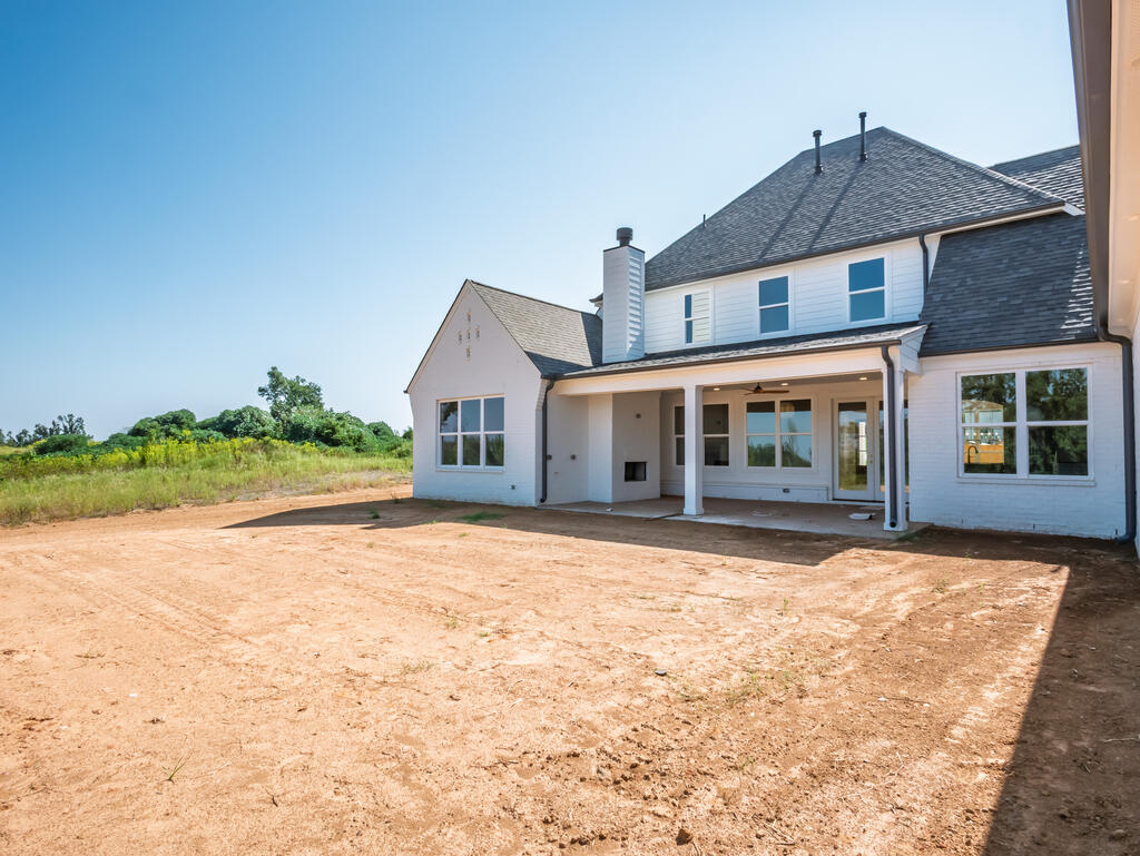 2003 Crestwood Drive