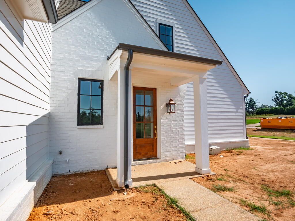 2003 Crestwood Drive