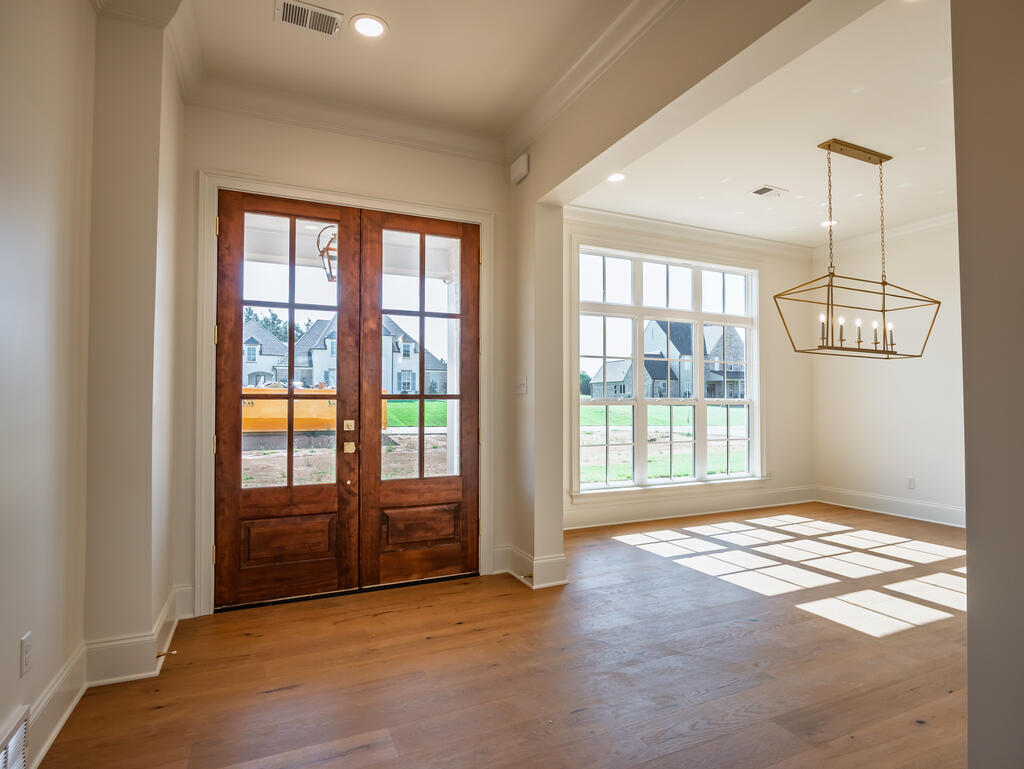 2003 Crestwood Drive